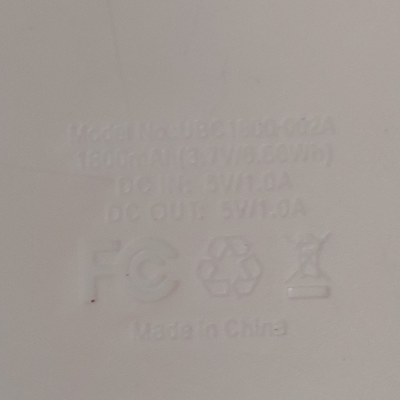 iWalk (UBC1800-002A) Charging Pack For iPhone or Android Devices - Picture 5 of 6